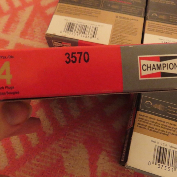 Spark Plug Champion Spark Plug 3570 X4 boxes - Picture 4 of 4